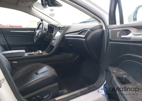 2017 Ford Fusion Hybrid Titanium z USA, uszkodzony, nr VIN 3FA6P0RU8HR229653